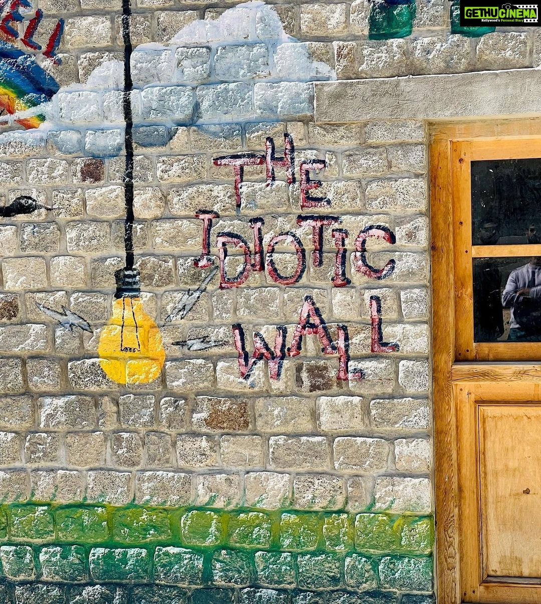 Deepthi Manne Instagram - The Idiotic wall ! Guess the place