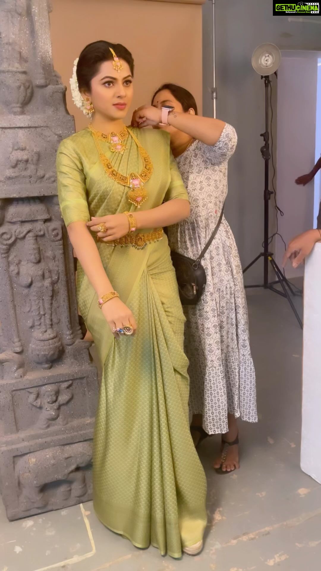 Delna Davis Instagram - BTS @annaijewellers
