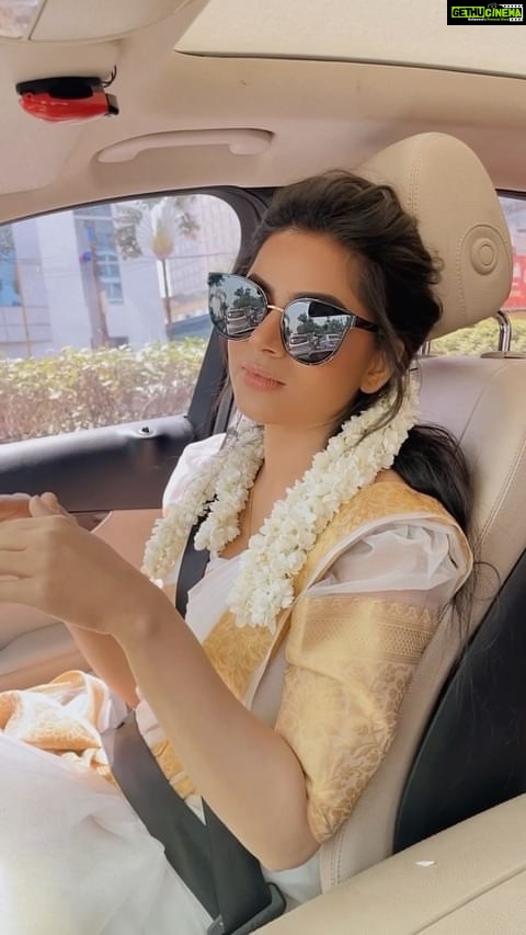 Delna Davis Instagram - 8 million ! Onam vibes 🌸 coming soon ! #onam2022 #onam #onamvibes