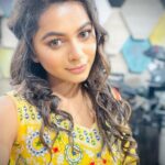Delna Davis Instagram - Mua @kalaiartistry . Hairstylist @red_makeover . Outfit @saibhairavi_boutique