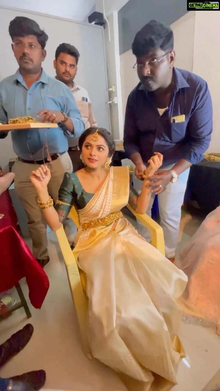 Delna Davis Instagram - BTS @annaijewellers