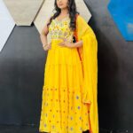 Delna Davis Instagram - Vanakam thamizha @suntv . Outfit @saibhairavi_boutique . Mua @kalaiartistry . Hairstylist @red_makeover