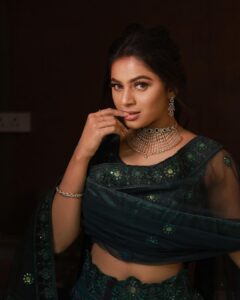 Delna Davis Instagram - @josalukkas 
.
Mua @kalaiartistry 
.
Hairstylist @red_makeover 
.
Outfit @kanmani_fashion_world 
.