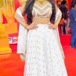 Delna Davis Instagram - @suntv #sunkudumbamviruthugal2022 . Jewellery @mahalaxmiadyar . Mua @kalaiartistry . Hairstylist @red_makeover . Customised outfit @eisbera_fashion_studio_ .