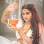 Delna Davis Instagram - Brand @mahalaxmiadyar . Outfit 👗 @suhanyalingamdesign . Mua @makeover_by_miga . Hairdo @saima_ads_hairstyling_artist . 🎥 @dhanush__photography . #delnadavis Exclusive Heritage Jewellery collections, Call us at +91 98841 69163 #gold #bride #delnadavis