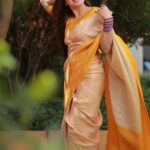 Delna Davis Instagram - Get, set, go in under a minute Here’s to all those who struggle to get the perfect pleats. Ready-to-wear banarasi soft silk saree and blouse Customized to your Body measurements. All the Hassles are taken care off!! checkout for more @say_yes_india #readymadesarees #readytowearsarees #prestitchedsaree #prepleatedsaree #wrapinaminutesaree #oneminutesaree #readymadesareeblouse #sayyesindia #sayyessarees