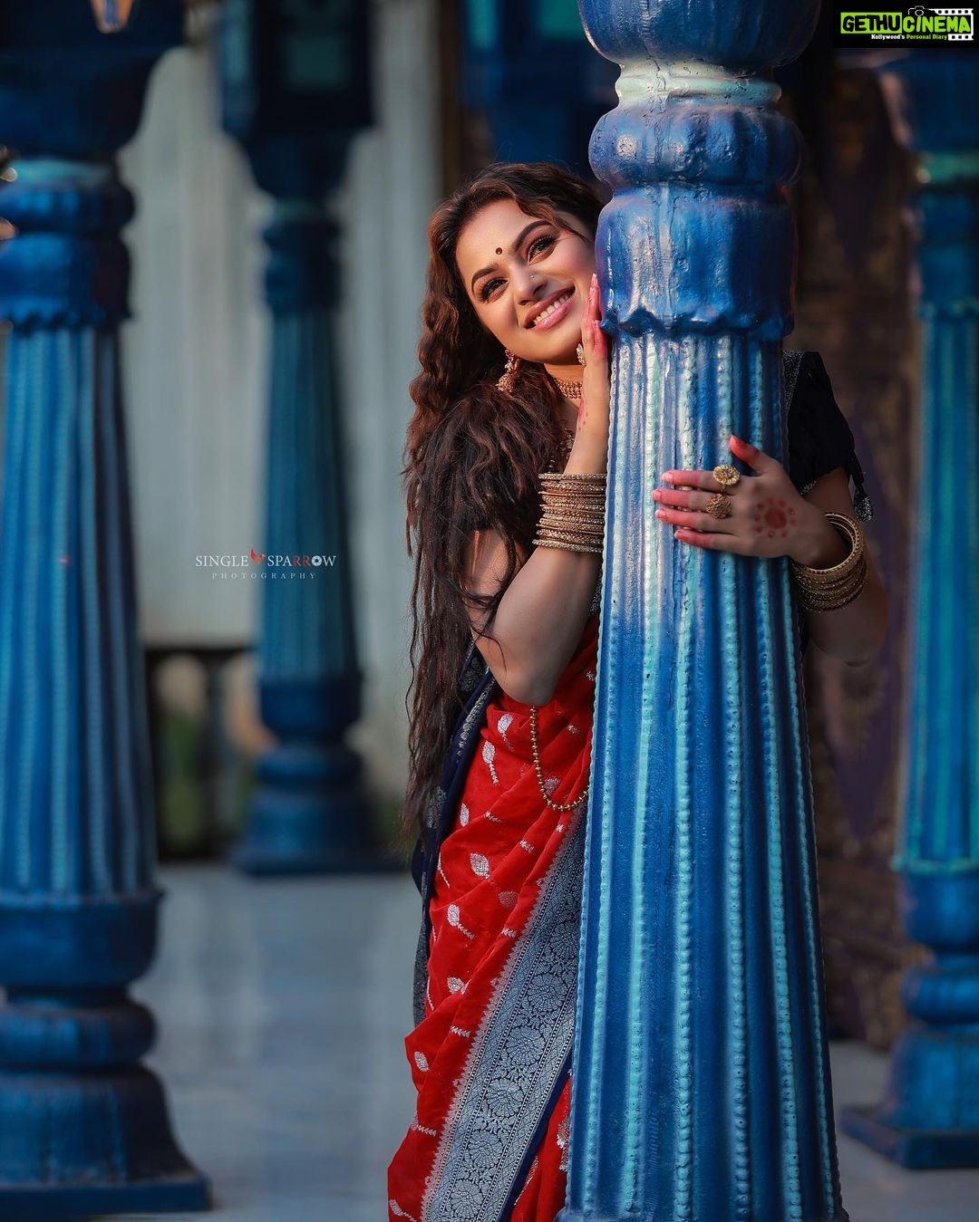 Delna Davis Instagram - . Mua @kalaiartistry . Hairstylist @stunning_brides_by_sai . 📸 @single_sparrow_photography . Ornaments @chennai_jazz . Saree @kanmani_fashion_world