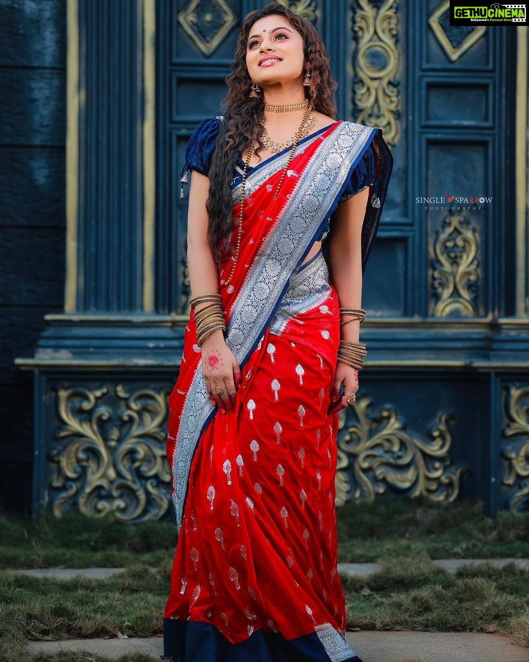 Delna Davis Instagram - . Mua @kalaiartistry . Hairstylist @stunning_brides_by_sai . 📸 @single_sparrow_photography . Ornaments @chennai_jazz . Saree @kanmani_fashion_world