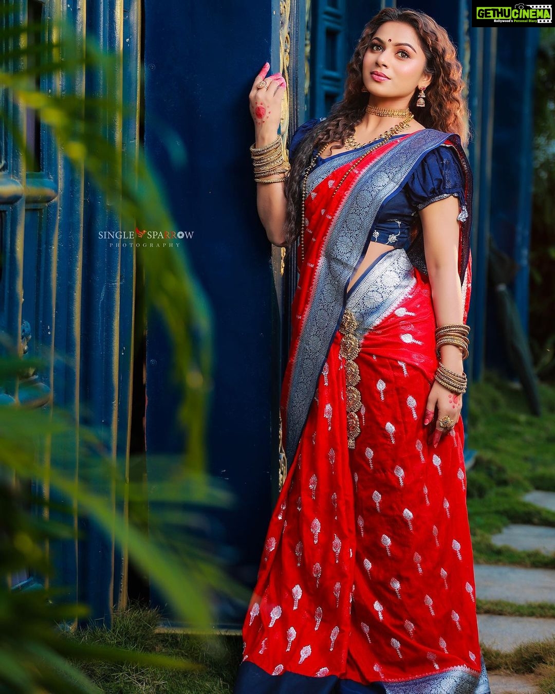 Delna Davis Instagram - . Mua @kalaiartistry . Hairstylist @stunning_brides_by_sai . 📸 @single_sparrow_photography . Ornaments @chennai_jazz . Saree @kanmani_fashion_world