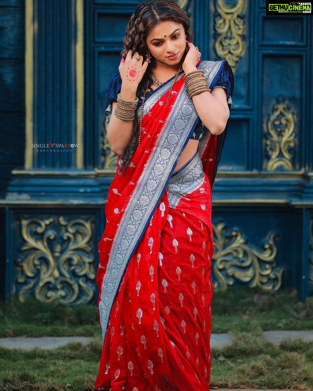 Delna Davis Instagram - . Mua @kalaiartistry . Hairstylist @stunning_brides_by_sai . 📸 @single_sparrow_photography . Ornaments @chennai_jazz . Saree @kanmani_fashion_world