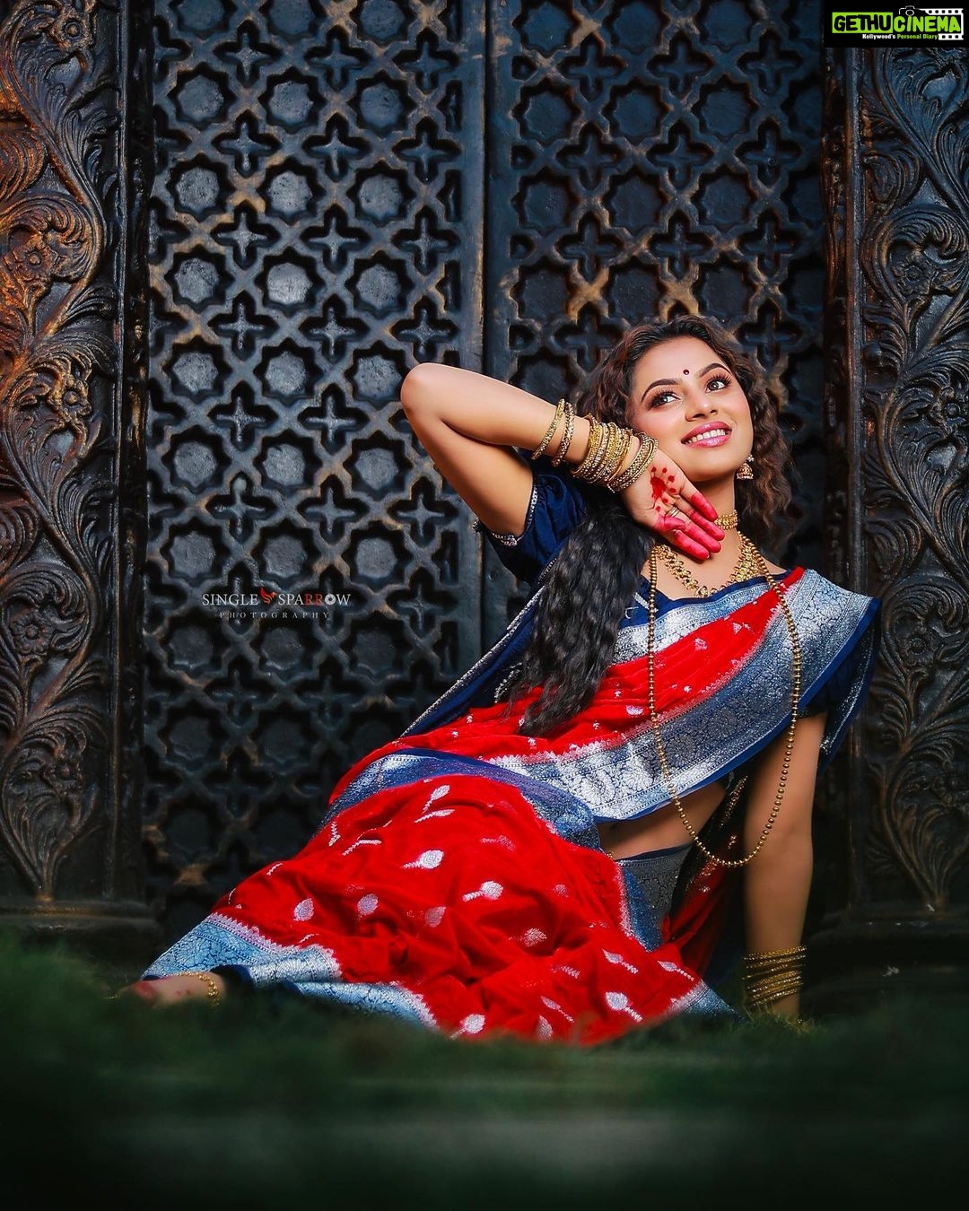 Delna Davis Instagram - May God bless you with all that you have dreamt of. May you be blessed with his choicest blessings . Happy Vishu 🙏 . Mua @kalaiartistry . Hairstylist @stunning_brides_by_sai . 📸 @single_sparrow_photography . Ornaments @chennai_jazz . Saree @kanmani_fashion_world