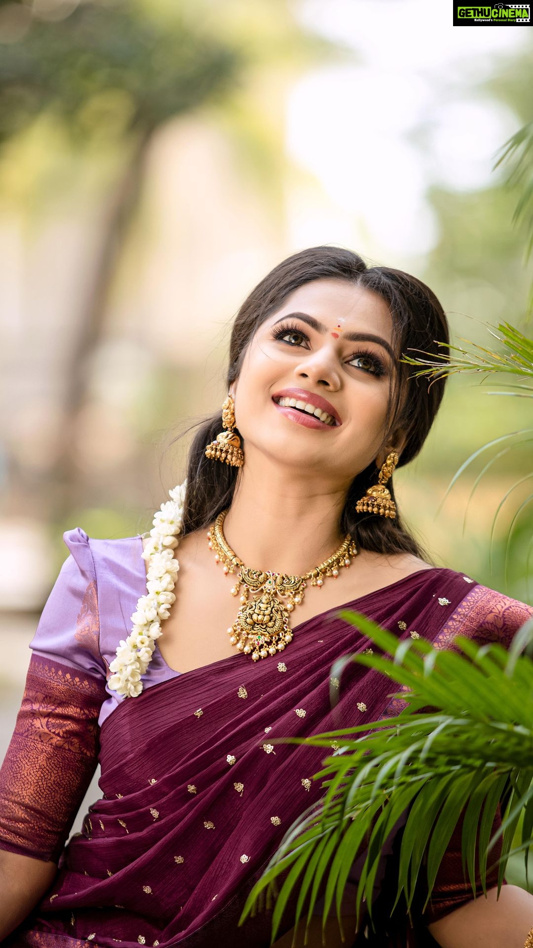 Delna Davis Instagram - traditional and contemporary gold jewellery designs from @mahalaxmiadyar Crafted with precision for you to shine and Dazzle. Dwell in the limelight with Mahalaxmi gold Come and visit the masterpieces of the Royal Era.