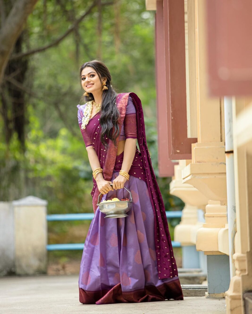 Delna Davis Instagram - Outfit @ivalinmabia . Hairstylist @akila_hairstylist . 📸 @dhanush__photography #dhavani