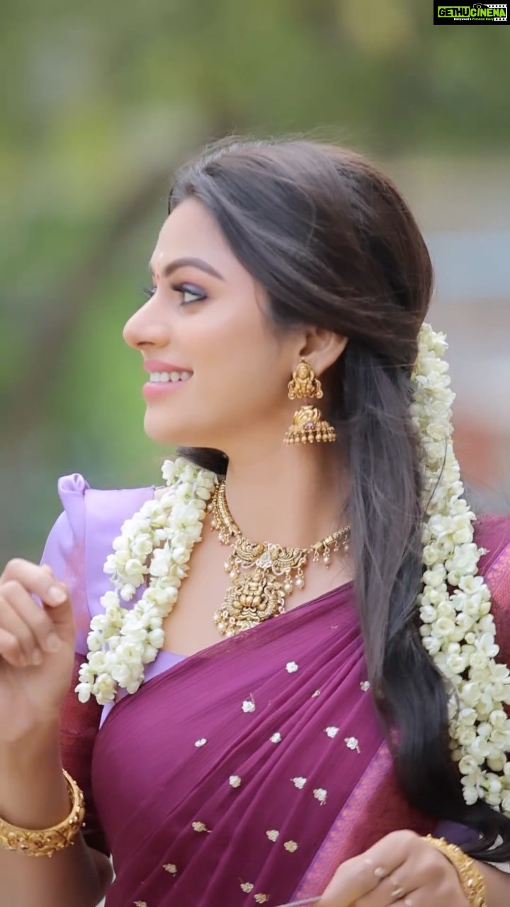 Delna Davis Instagram - traditional and contemporary gold jewellery designs from @mahalaxmiadyar Crafted with precision for you to shine and Dazzle. Dwell in the limelight with Mahalaxmi gold Come and visit the masterpieces of the Royal Era.