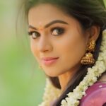 Delna Davis Instagram - Outfit @ivalinmabia . 🎥 @dhanush__photography . Hairstylist @akila_hairstylist . Jewellery @mahalaxmiadyar . Mua @kalaiartistry