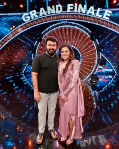 Dhanya Mary Varghese Instagram - Bigg Boss Grand finale memory with Lalettan😍
കുറച്ചു വൈകി ഈ ഫോട്ടോ എന്റെ കയ്യിൽ കിട്ടാൻ 🙂

#mohanlal#dhanyamaryvarghese
#biggbosstop5 #biggbossmalayalam #biggboss #biggbossmalayalamseason4 #grandfinale #actors #malayalamcinema #malluactor #realityshow #asianet #endamoleshineindia