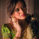Dhanya Mary Varghese Instagram - Brightening up your sunday with this gorgeous earrings, necklace and bangle worn with such grace by our dearest @dhanya_maryvarghese We have some amazing surprises coming your way this week! Stay tuned. . . . . . #alapattfashionjewellerytvm #dhanyamaryvarghese #dhanya #goldanddiamonds #bangleoftheday #earrings #onam2022 #shootdiaries #modelphotography #modelshoot #fromthearchives #throwback