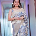 Dhanya Mary Varghese Instagram - Whatever makes you truly happy,do that. Reel shot on my dear friend @gowri_krishnon ‘s wedding day. MUA : @divyas_makeover_ Saree : @the.cottonmill #dhanyamaryvarghese #malayalamactress #biggbossmalayalamseason4 #biggbossmalayalamtop5 #dancelover #dancer #malayalammovies #malayalamserials #asianet
