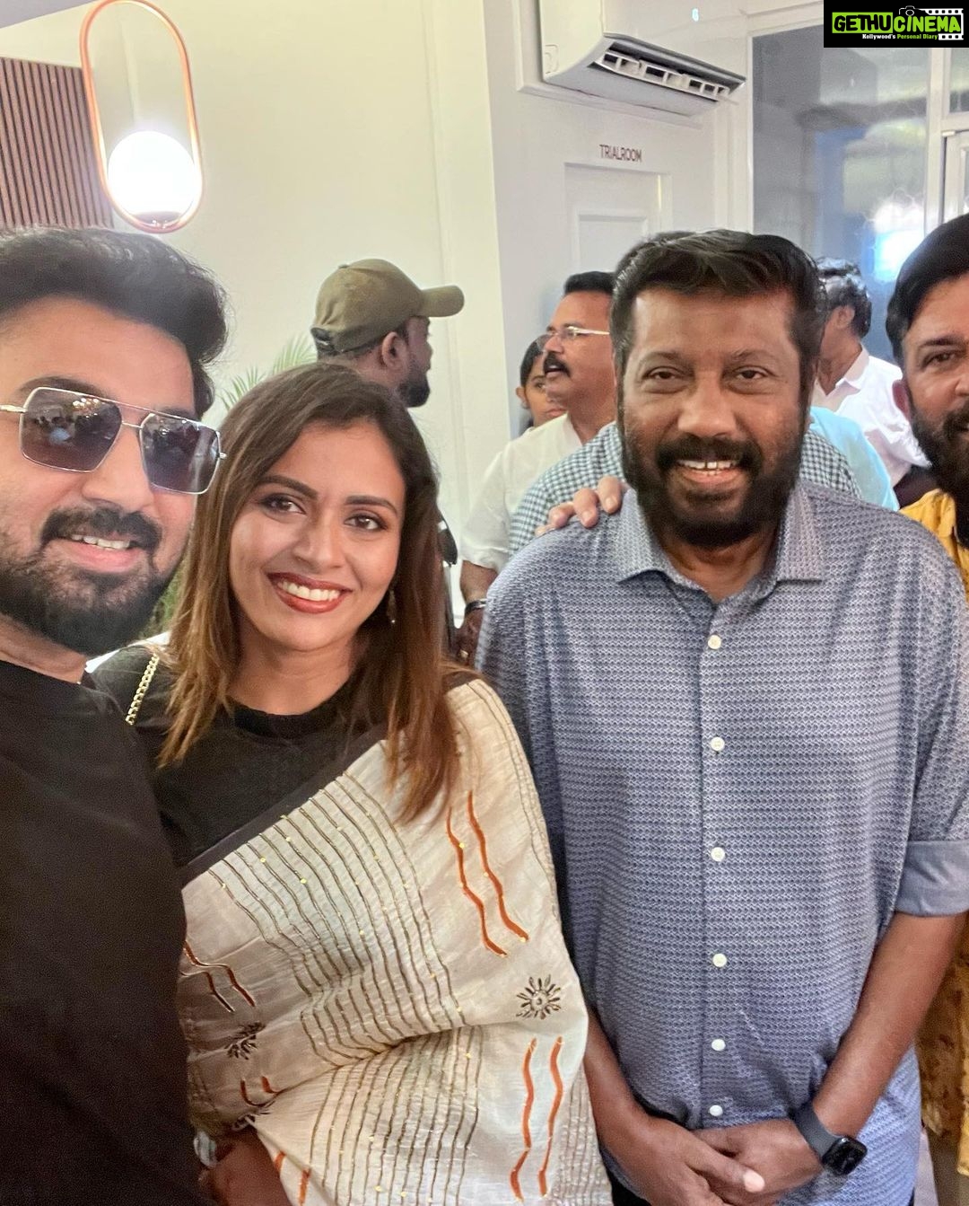 Dhanya Mary Varghese - 8.9K Likes - That was a great moment. @jasofashions Inauguration. Was so happy to be part of the new venture, an initiative by our dear @jaz_oo chechi and Shibuchayan. Met that team after a long time.
#newbotique #cochin #likeafamily #johnjacob #dhanyamaryvarghese #actors #inauguration #jasofashions