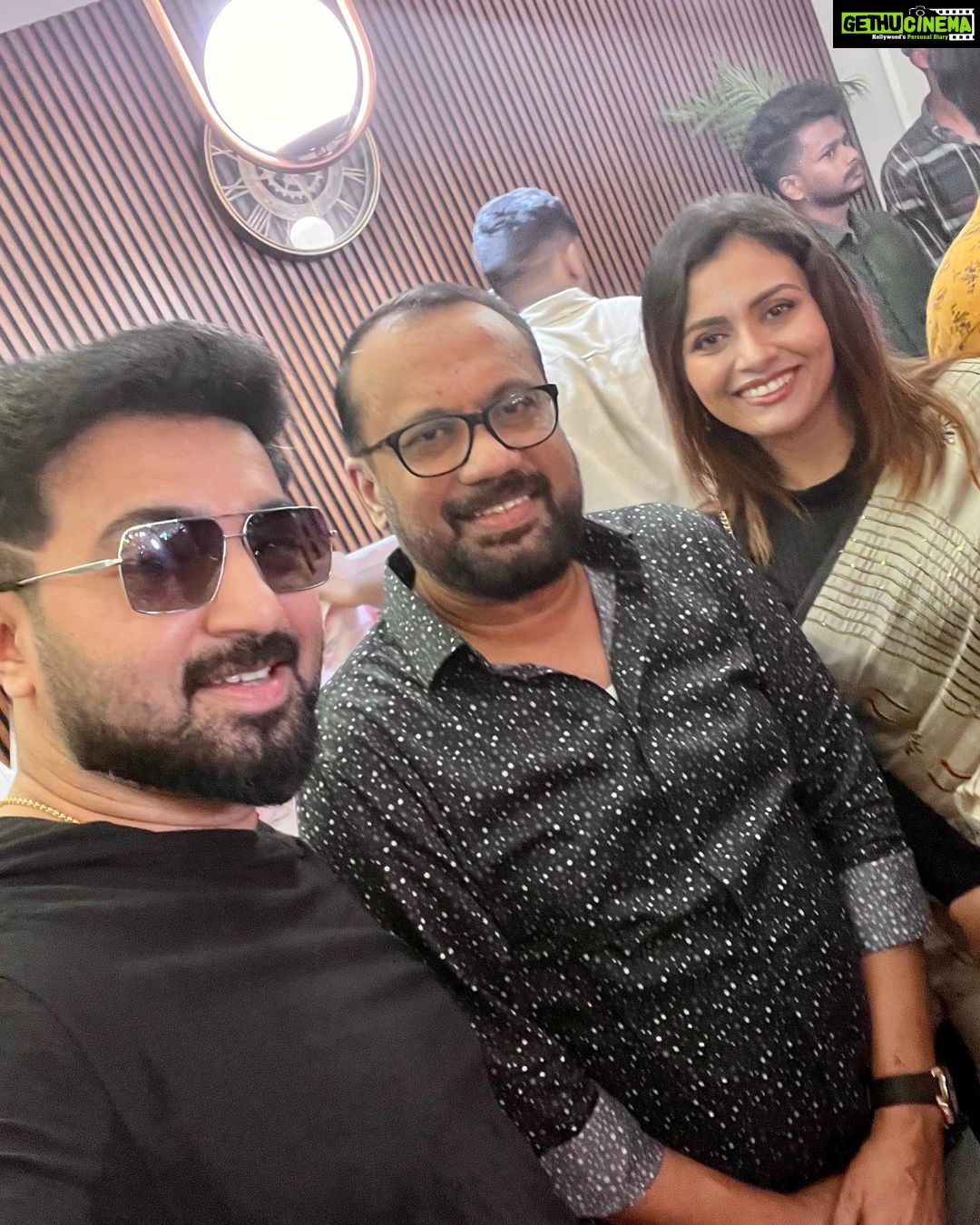Dhanya Mary Varghese - 8.9K Likes - That was a great moment. @jasofashions Inauguration. Was so happy to be part of the new venture, an initiative by our dear @jaz_oo chechi and Shibuchayan. Met that team after a long time.
#newbotique #cochin #likeafamily #johnjacob #dhanyamaryvarghese #actors #inauguration #jasofashions