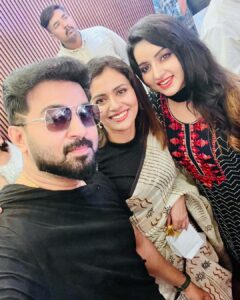 Dhanya Mary Varghese Instagram - That was a great moment. @jasofashions Inauguration. Was so happy to be part of the new venture, an initiative by our dear @jaz_oo chechi and Shibuchayan. Met that team after a long time.

#newbotique #cochin #likeafamily #johnjacob #dhanyamaryvarghese #actors #inauguration #jasofashions