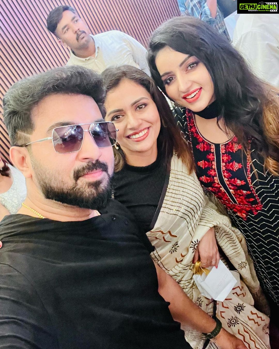 Dhanya Mary Varghese - 8.9K Likes - That was a great moment. @jasofashions Inauguration. Was so happy to be part of the new venture, an initiative by our dear @jaz_oo chechi and Shibuchayan. Met that team after a long time.
#newbotique #cochin #likeafamily #johnjacob #dhanyamaryvarghese #actors #inauguration #jasofashions