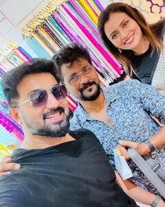 Dhanya Mary Varghese Instagram - That was a great moment. @jasofashions Inauguration. Was so happy to be part of the new venture, an initiative by our dear @jaz_oo chechi and Shibuchayan. Met that team after a long time.

#newbotique #cochin #likeafamily #johnjacob #dhanyamaryvarghese #actors #inauguration #jasofashions