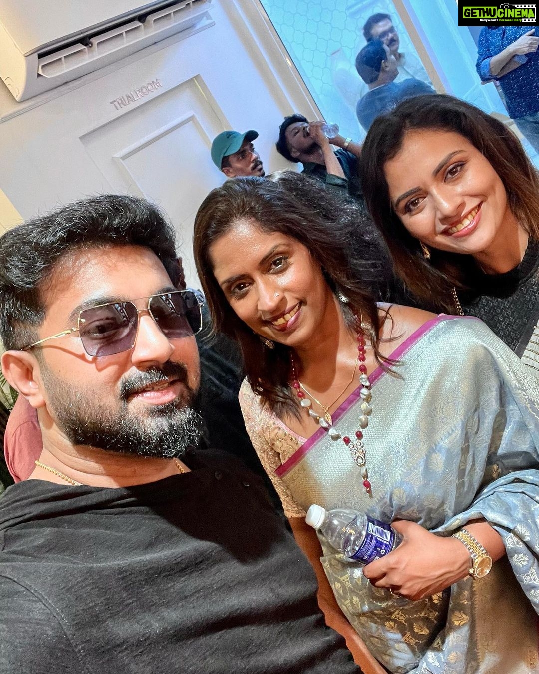 Dhanya Mary Varghese - 8.9K Likes - That was a great moment. @jasofashions Inauguration. Was so happy to be part of the new venture, an initiative by our dear @jaz_oo chechi and Shibuchayan. Met that team after a long time.
#newbotique #cochin #likeafamily #johnjacob #dhanyamaryvarghese #actors #inauguration #jasofashions