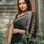 Dhanya Mary Varghese Instagram - Draped in an Ajrakh printed Silk Saree🖤🤍 👗 :@byhand.in MUA:@divyas_makeover_ 📸 :@gladmantisphotography #dhanyamaryvarghese #actress #model #dancer #sareelove #saree #ajrakhsaree #silk #silksarees #biggboss #biggbossmalayalam #fashionmodel #fashion #photooftheday #photoshoot #photoshoot#ajrakh#ajrakhprints #ajrakhsaree #trending #trend #fashionista