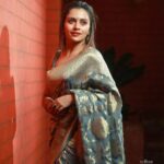 Dhanya Mary Varghese Instagram - Few more clicks😊 👗 @the.cottonmill MUA @divyas_makeover_ 📸@gladmantisphotography ##dhanyamaryvarghese #saree #sareefashion ##sareedraping #sareelove #elegance #banarasisaree #banarasi #makeupartist #actor #mallu #seetha#seethakalyanam #biggboss #biggboss4 #biggbosstop5 #biggbossmalayalam #model ##photooftheday #photography #wedding #weddingphotography
