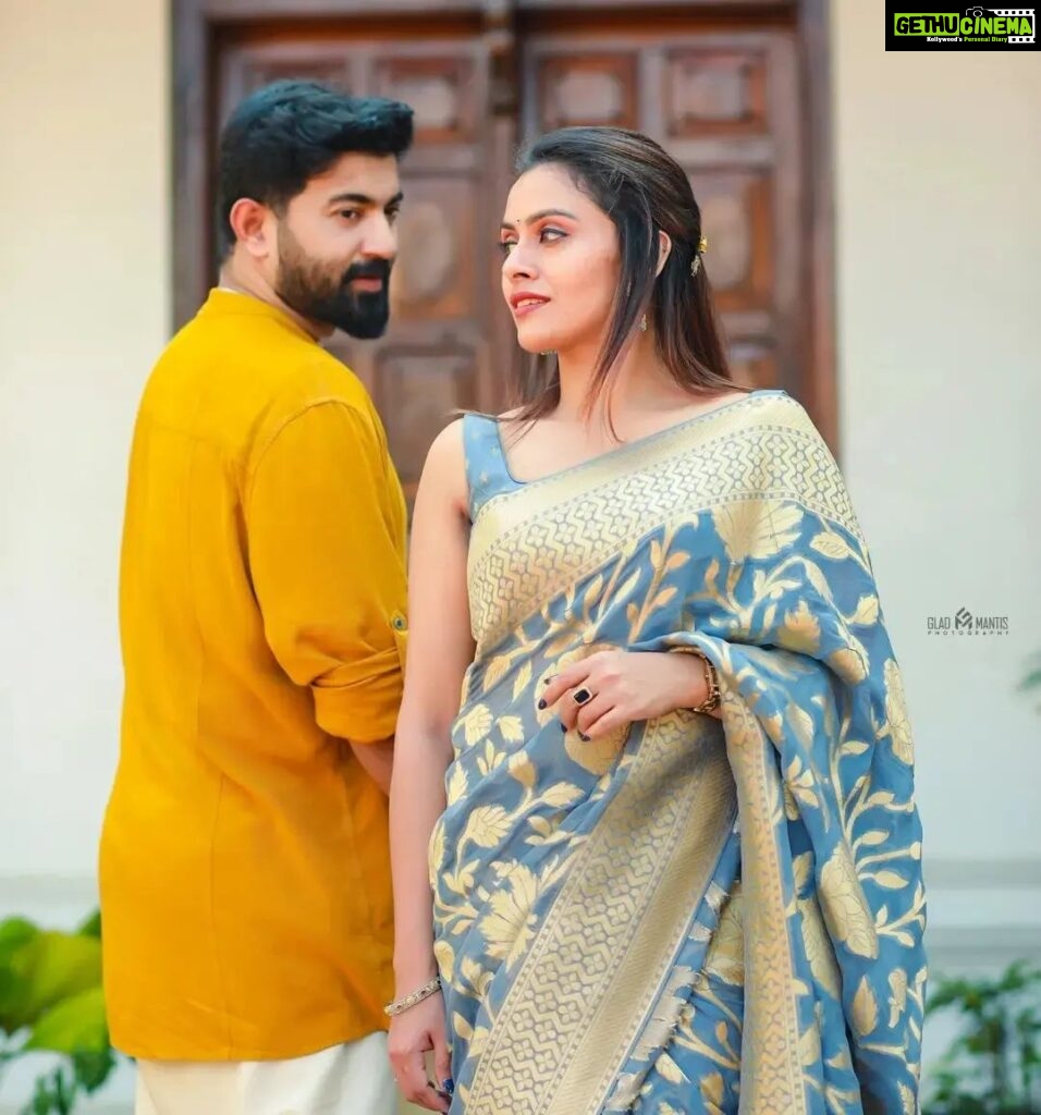 Dhanya Mary Varghese Instagram - Few more pics by @gladmantisphotography 😍😍 MUA and Styling (Dhanya) : @divyas_makeover_ 👗(Dhanya) : @the.cottonmill #johnjacob #dhanyamaryvarghese #lifewithjod #actorscouple #Asianet #latestphotoshoot #behappyalways