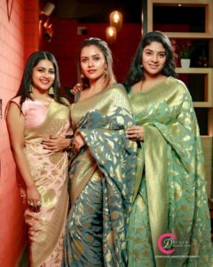 Dhanya Mary Varghese Instagram - The simplest way to look both modest and hot is wearing a saree. Thank you Krishna @the.cottonmill for this beautiful saree❤

Make up: @divyas_makeover_
📸 :@gladmantisphotography
🎥 :@_raylightsphotography _
👗 : @the.cottonmill

#dhanyamaryvarghese #seetha #seethakalyanam #padathapainkili #actress #serials #movieactress #biggbossmalayalamseason4 #biggbosstop5 #photooftheday #photographers_of_india #weddingphotography #wedding #makeup #hairstyle