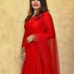 Dhanya Mary Varghese Instagram - Nothing attracts attention like a red dress👗 @thanzscouture 📸@arvind_venugopal_ Hair style:@reenuchandramukhi #dhanyamaryvarghese #red #reddress #actress #movie #serials #dance #dancelover #modelshoot #model #biggbossmalayalam #biggbosstop5 #biggbosscontestants #movieactress