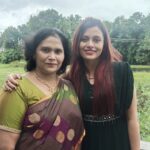 Dhanya Mary Varghese Instagram – എന്നെ ഞാനാക്കിയ, എനിക്കുവേണ്ടി ഊണും ഉറക്കവും കളഞ്ഞു എന്റെ എല്ലാ ആവശ്യങ്ങൾക്കും എന്റെ കൂടെ എന്നെക്കാൾ വേഗത്തിൽ നടന്ന എന്റെ സ്നേഹനിധിയായ എന്റെ അമ്മയ്ക്ക്  ഒരായിരം ജന്മദിനാശംസകൾ 💝🎂Happy Birthday mummy😘
Pc:@johnbeinglittlejohn

#dhanyamaryvarghese #mother #motherlove #birthdaygirl #happybirthday #actresses #actresslife #coolmom #coolmoms #strongwomen #stronglady #strongladies