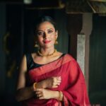 Dhanya Mary Varghese Instagram – How beautiful is this unique jewellery set worn by @dhanya_maryvarghese !!! We just can’t get over this 😍😍

We are open every day of the week. Walk in and explore some of the finest gold and diamond jewellery collections from your favourite Alapatt Fashion Jewellery Trivandrum. 
.
.
.
.
#alapattfashionjewellery #alapattfashion #jewellerydesign #jewelry #jewellery #goldnecklace #templejewellery #bestintvm #bestintrivandrum