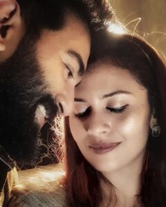 Dhanya Mary Varghese Instagram - Happy Birthday to my lovely wife who is bringing so much joy to my heart. I am thankful for every moment we spend together, and I wish our happiness never ends.
Happy Birthday dear Dhanya ♥️

Thanks @jayakrishnan_kichujk for this click😍

#johnjacob #dhanyamaryvarghese #lifewithjod #happybirthday #alwayshappy #actors #Asianet #biggbossmalayalamseason4