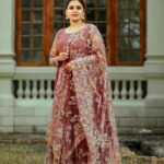 Dhanya Mary Varghese Instagram – Eid Mubarak ✨️🩷

MUA : @divyas_makeover_
DOP :  @jeevas_gladmantis
  @_raylightsphotography_
👗 :  @thanzscouture

#dhanyamaryvarghese #actress #model #dancer #salwarsuits #elegant #malayalammovies  #malayalamserial #biggboss #biggbossmalayalamseason4 #photography #photooftheday #photoshoot#eidmubarak #eid #eidcollection #festival