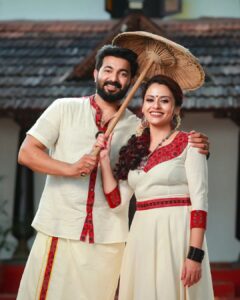 Dhanya Mary Varghese Instagram - ഏവർക്കും തിരുവോണദിനാശംസകൾ

Costumes: @byhand.in

Make up Hair and Styling :@divyas_makeover_

DOP :@jeevas_gladmantis

Ornaments : @dheeksha.jewels

#johnjacob #dhanyamaryvarghese #actors #Asianet #lifewithjod #anvitha #ഓണംവയർ #onam2022 #anarkali #anarkalisuits #ethnicwear #ethnic #fashion #cottonfabric #handloomfabric #handloomfashion #byhandkochi #ethicalfashion #byhand_india #casualouting #sustainablefashion #byhandclothing #byhand #indianwear #ethnicwear #ethicalfashion #inclusivefashion #indianwear #sustainablefashionbrand #vocalforlocal