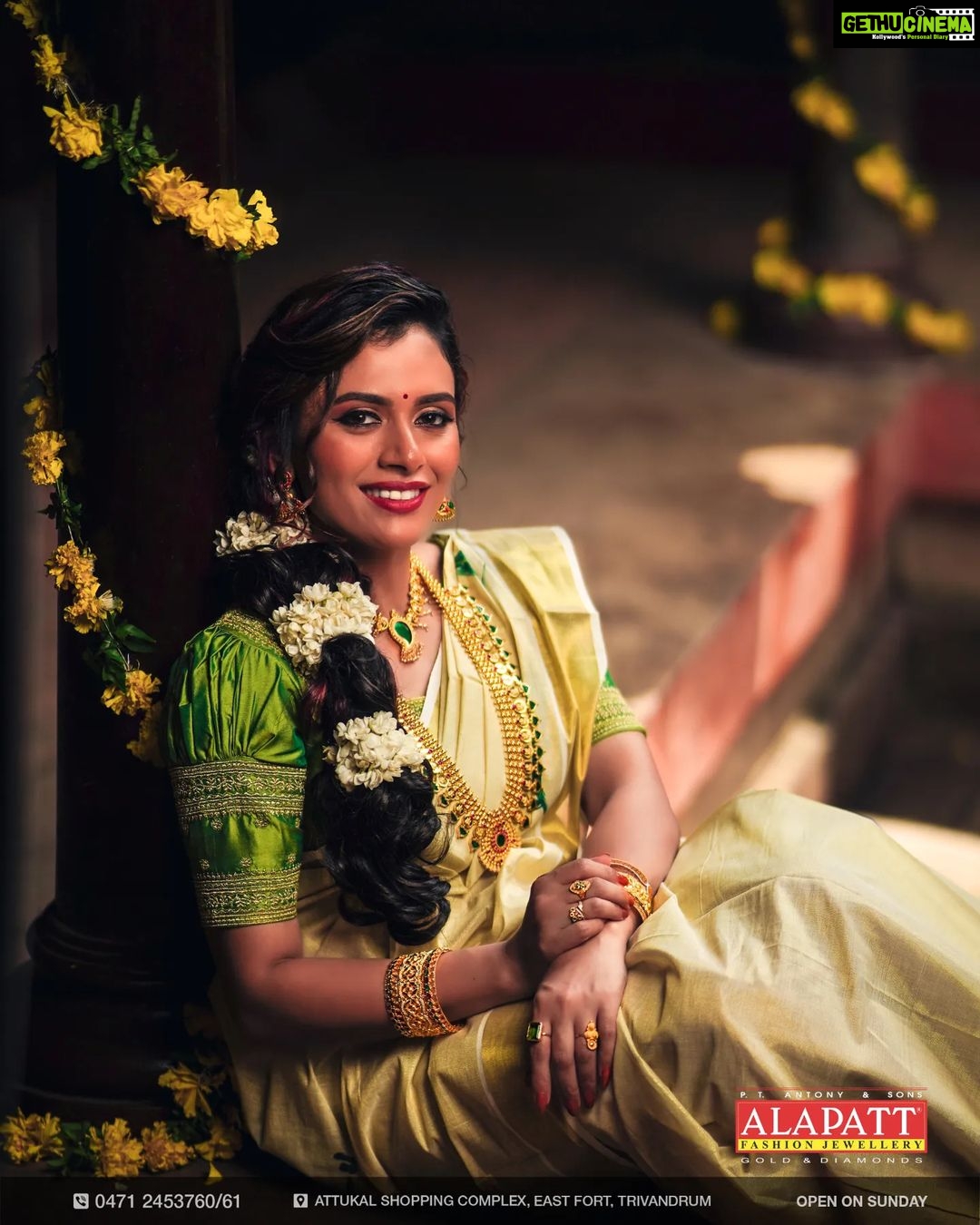 Dhanya Mary Varghese Instagram - How is your Onam Eve coming along? May this Onam be bright, prosperous and grant you happy memories and moments to cherish for years to come! Happy Onam from us to you and your loved ones. . . . . . . #dhanyamaryvarghese #alapattfashionjewellery #onam2022 #onamvibes #goodvibesonly #goldnecklace #goldoffer #onamoffer #onamcollection #goldanddiamonds #bestintrivandrum #follow #jewellerydesign #jewelry