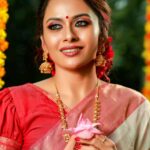 Dhanya Mary Varghese Instagram – Happy Onam❤️

Costumes : @byhand.in

MUA Hair and Styling: @divyas_makeover_

DOP: @jeevas_gladmantis
  @_raylightsphotography_

Ornaments: @dheeksha.jewels

#dhanyamaryvarghese#johnjacob #lifewithjod #byhand #onamwear #onamcelebration #malayalamcinema #daya #seetha #deepak #indianwear#ethinicwear #byhandclothing #ethicalfashion #byhandkochi #cottonfabric #malayalamactress #malayalamactor #maheshwarisilk #photooftheday #photos #photographers #onam #onamsaree #onamcelebration #onam2022