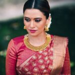 Dhanya Mary Varghese Instagram - Let's brighten your Instagram feed today with the gorgeous @dhanya_maryvarghese wearing one of our unique gold necklace. We are taking this opportunity to invite you to our showroom this month and stand a chance to win some amazing gifts!! Celebrate this Onam with your favourite Alapatt Fashion Jewellery, Trivandrum. . . . . . #dhanyamaryvarghese #alapattfashionjewellerytrivandrum #goldnecklace #goldearrings #onamoffer #onam2022 #celebrityshoot #celebrityphotoshoot #modelphotography #product #productphotography #keralamodel #bestintrivandrum