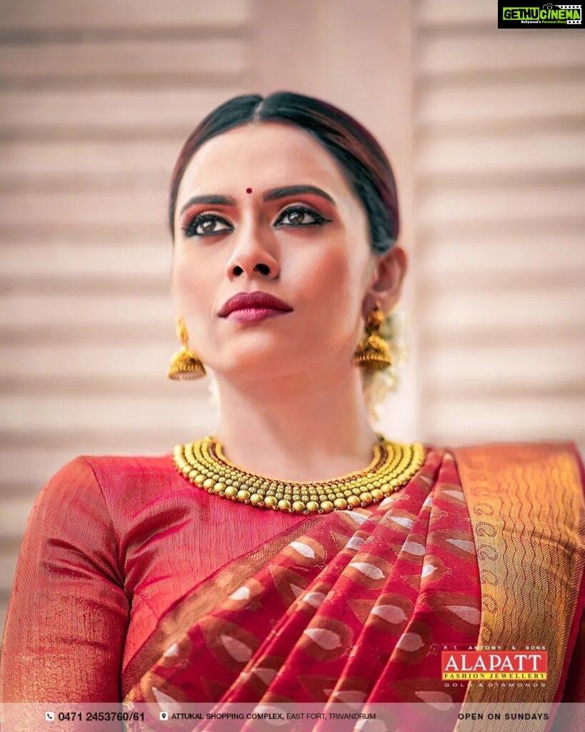 Dhanya Mary Varghese Instagram - We just can't get over how amazingly well our gold necklace is being carried off by the much talented @dhanya_maryvarghese ... You are the reason jewellery should look beautiful. Come visit us and experience some of the finest collections of gold and diamond jewellery. . . . . . #dhanyamaryvarghese #alapattfashionjewellerytrivandrum #goldnecklace #goldearrings #amazingcollection #goldoffer #goldanddiamonds #thebestintrivandrum #bestintrivandrum #goldnecklaceoftheday #necklaces #necklaceoftheday