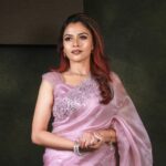 Dhanya Mary Varghese Instagram - Get endless elegance via saree.💜 Costume:@teresadesigners MUA : @mohanavijin :@mohanavijinmakeoverstudio DOP :@arvind_venugopal_ #dhanyamaryvarghese #actress #Asianet #biggbossmalayalamseason4 #biggbosstop5 #livepeacefully #alwaysbehappy#selfesteem#instafashion #lifestyle #actress#malluactor #malayalamcinema #photographs#photographylovers#model #dancer #elegant #morningvibes #positivevibes #beautiful #beauty