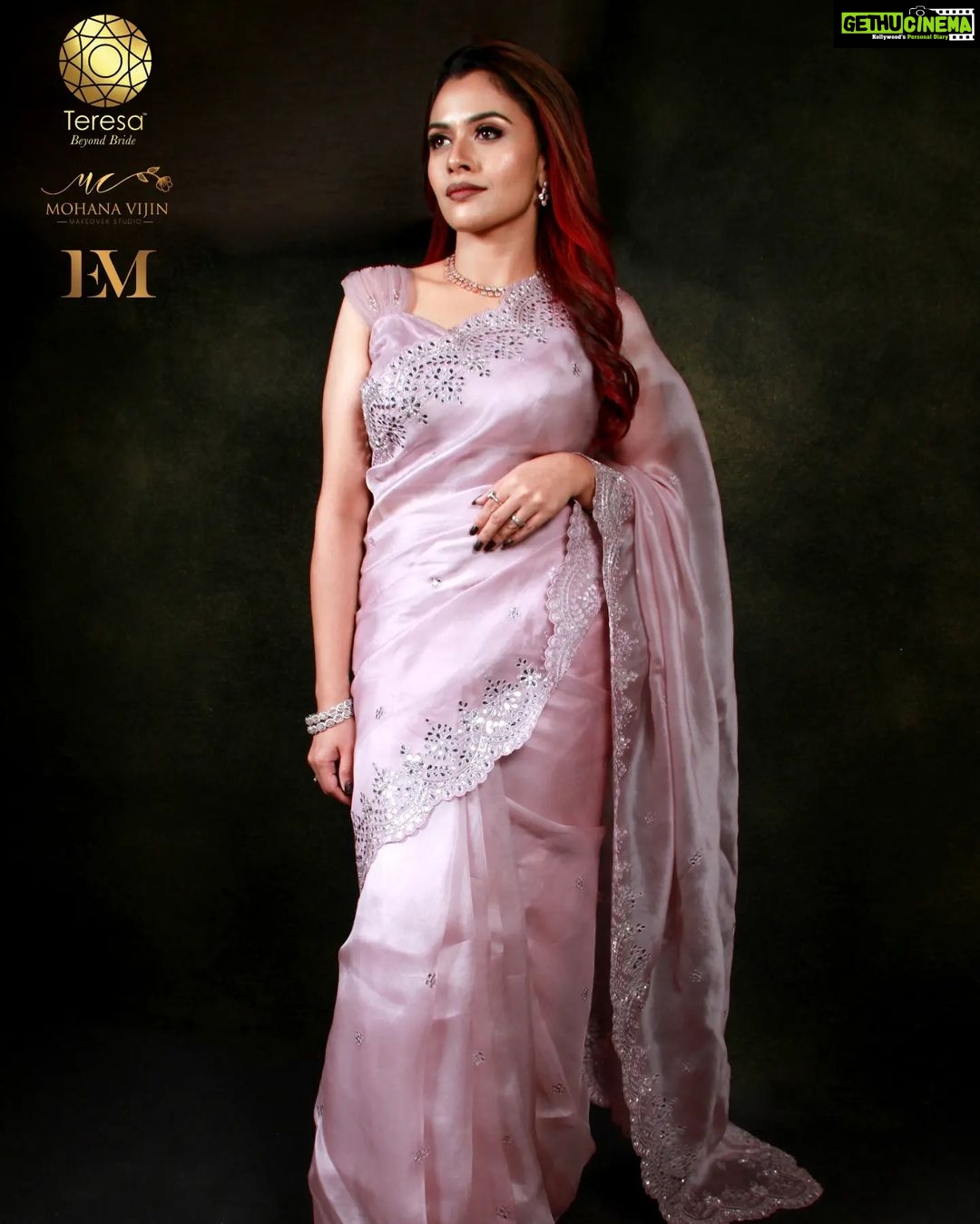 Dhanya Mary Varghese Instagram - Glam up your look with a saree 💜 Costume:@teresadesigners MUA : @mohanavijin :@mohanavijinmakeoverstudio DOP :@arvind_venugopal_ #dhanyamaryvarghese #actress #Asianet #biggbossmalayalamseason4 #biggbosstop5 #livepeacefully #alwaysbehappy#selfesteem#instafashion #lifestyle #actress#malluactor #malayalamcinema #photographs#photographylovers