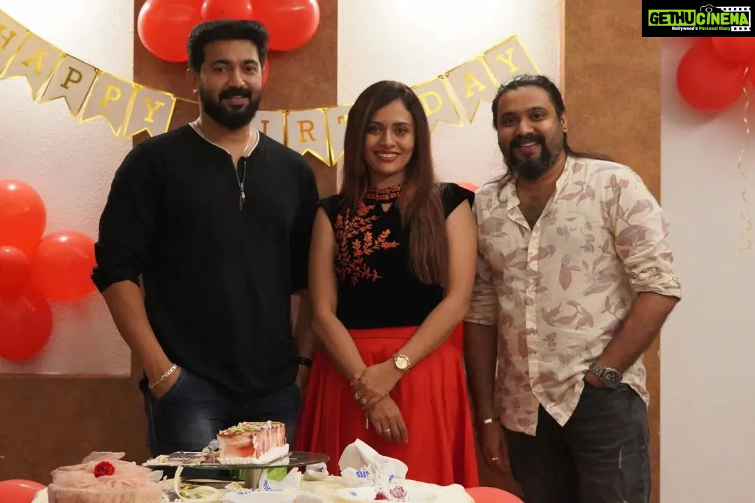 Dhanya Mary Varghese - 7.7K Likes - Birthday Pics.
#dhanyamaryvarghese #happybirthday #birthdaysurprise #johnjacob #lifewithjod #blesslee #biggbossmalayalamseason4