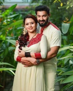 Dhanya Mary Varghese Instagram - ഏവർക്കും തിരുവോണദിനാശംസകൾ

Costumes: @byhand.in

Make up Hair and Styling :@divyas_makeover_

DOP :@jeevas_gladmantis

Ornaments : @dheeksha.jewels

#johnjacob #dhanyamaryvarghese #actors #Asianet #lifewithjod #anvitha #ഓണംവയർ #onam2022 #anarkali #anarkalisuits #ethnicwear #ethnic #fashion #cottonfabric #handloomfabric #handloomfashion #byhandkochi #ethicalfashion #byhand_india #casualouting #sustainablefashion #byhandclothing #byhand #indianwear #ethnicwear #ethicalfashion #inclusivefashion #indianwear #sustainablefashionbrand #vocalforlocal