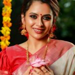 Dhanya Mary Varghese Instagram – Happy Onam❤️

Costumes : @byhand.in

MUA Hair and Styling: @divyas_makeover_

DOP: @jeevas_gladmantis
  @_raylightsphotography_

Ornaments: @dheeksha.jewels

#dhanyamaryvarghese#johnjacob #lifewithjod #byhand #onamwear #onamcelebration #malayalamcinema #daya #seetha #deepak #indianwear#ethinicwear #byhandclothing #ethicalfashion #byhandkochi #cottonfabric #malayalamactress #malayalamactor #maheshwarisilk #photooftheday #photos #photographers #onam #onamsaree #onamcelebration #onam2022