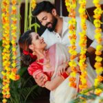 Dhanya Mary Varghese Instagram - Giving, sharing, loving and celebrating together - that’s the essence of Onam. May this year’s Onam celebration bring more fun to you and your friends and family. Costumes : @byhand.in MUA Hair and Styling: @divyas_makeover_ DOP: @jeevas_gladmantis @_raylightsphotography_ Ornaments: @dheeksha.jewels #dhanyamaryvarghese#johnjacob #lifewithjod #byhand #onamwear #onamcelebration #malayalamcinema #daya #seetha #deepak #indianwear#ethinicwear #byhandclothing #ethicalfashion #byhandkochi #cottonfabric #malayalamactress #malayalamactor #maheshwarisilk