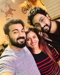 Dhanya Mary Varghese Instagram - So we met after many days 😁❤️ @johnbeinglittlejohn @dhanya_maryvarghese it was all last night #dinnerparty
