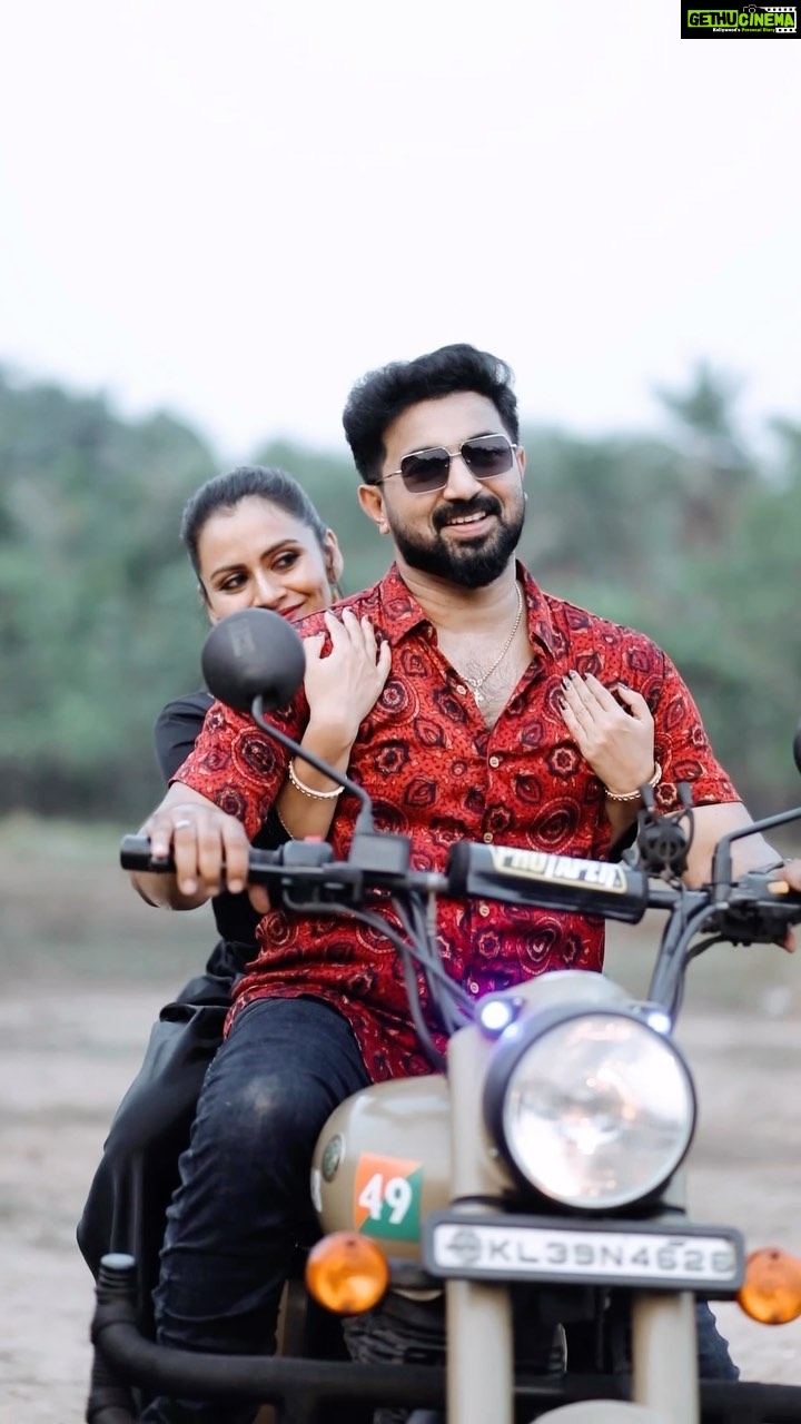 Dhanya Mary Varghese Instagram - Another quick reel after the photoshoot.. Costumes: @byhand.in MUA @divyas_makeover_ DOP : @_raylightsphotography_ #johnjacob #dhanyamaryvarghese #lifewithjod #actors #malayalammovies #malayalamserials #asianet #dancers #dancelovers #bikelovers #reeloftheday #love #biggbossmalayalam #biggboss